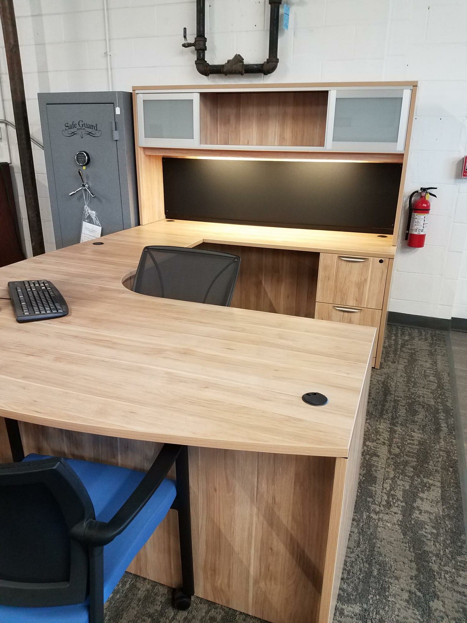New U-Shape Desk With Hutch – Boss Office Products